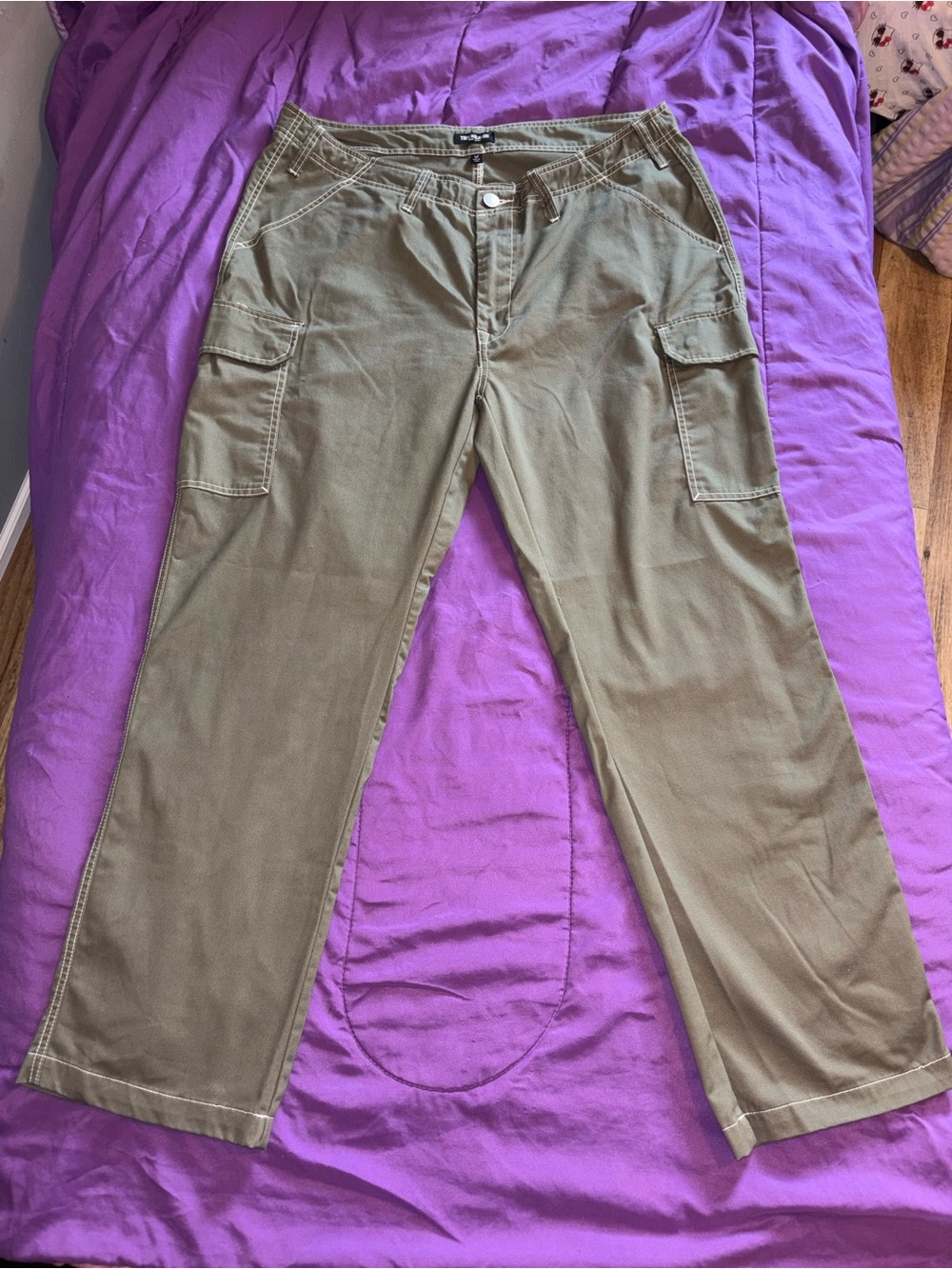 True Religion Olive Straight-Leg Cargo Pants